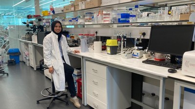 Dian Juliadmi is on a 3-month secondment at the Centre for the Cellular Microenvironment in Glasgow